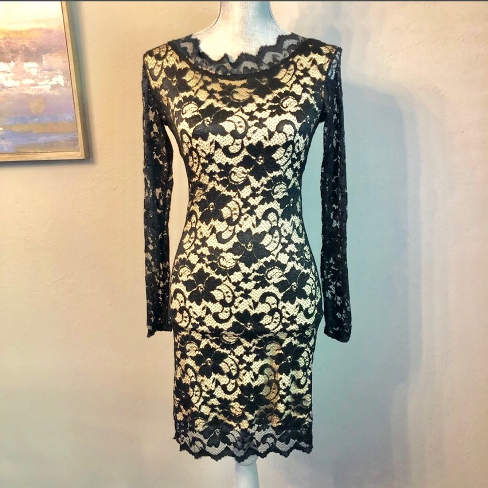 Lace Dress - Picture 2 of 8